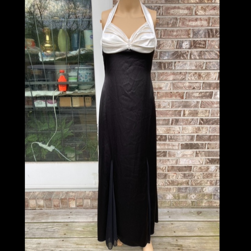 Vintage 90s/Y2K Black and White Sexy Chic Vamp Prom Dress Gown
